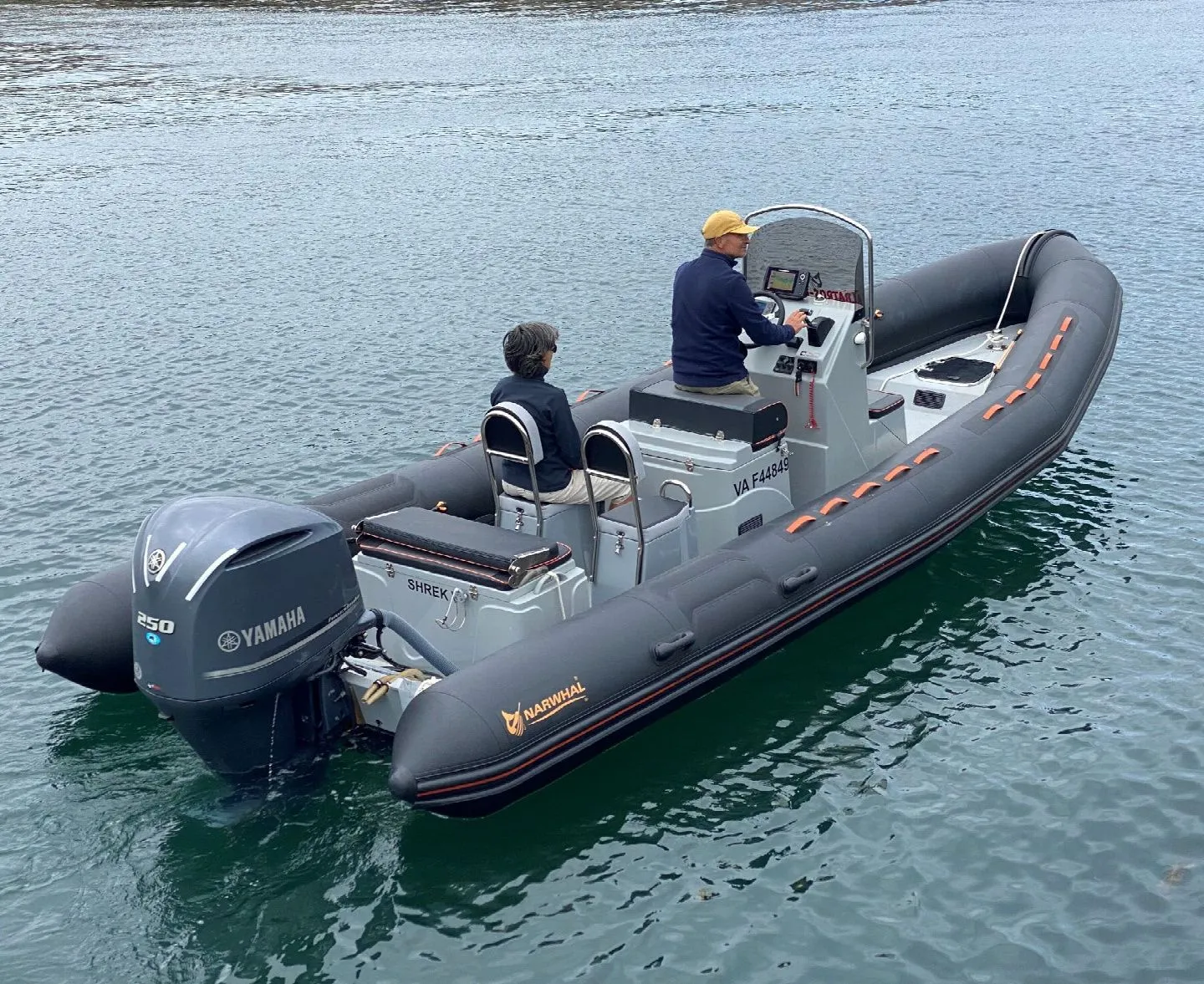 Rent a 7.5m Boat in Port-Louis