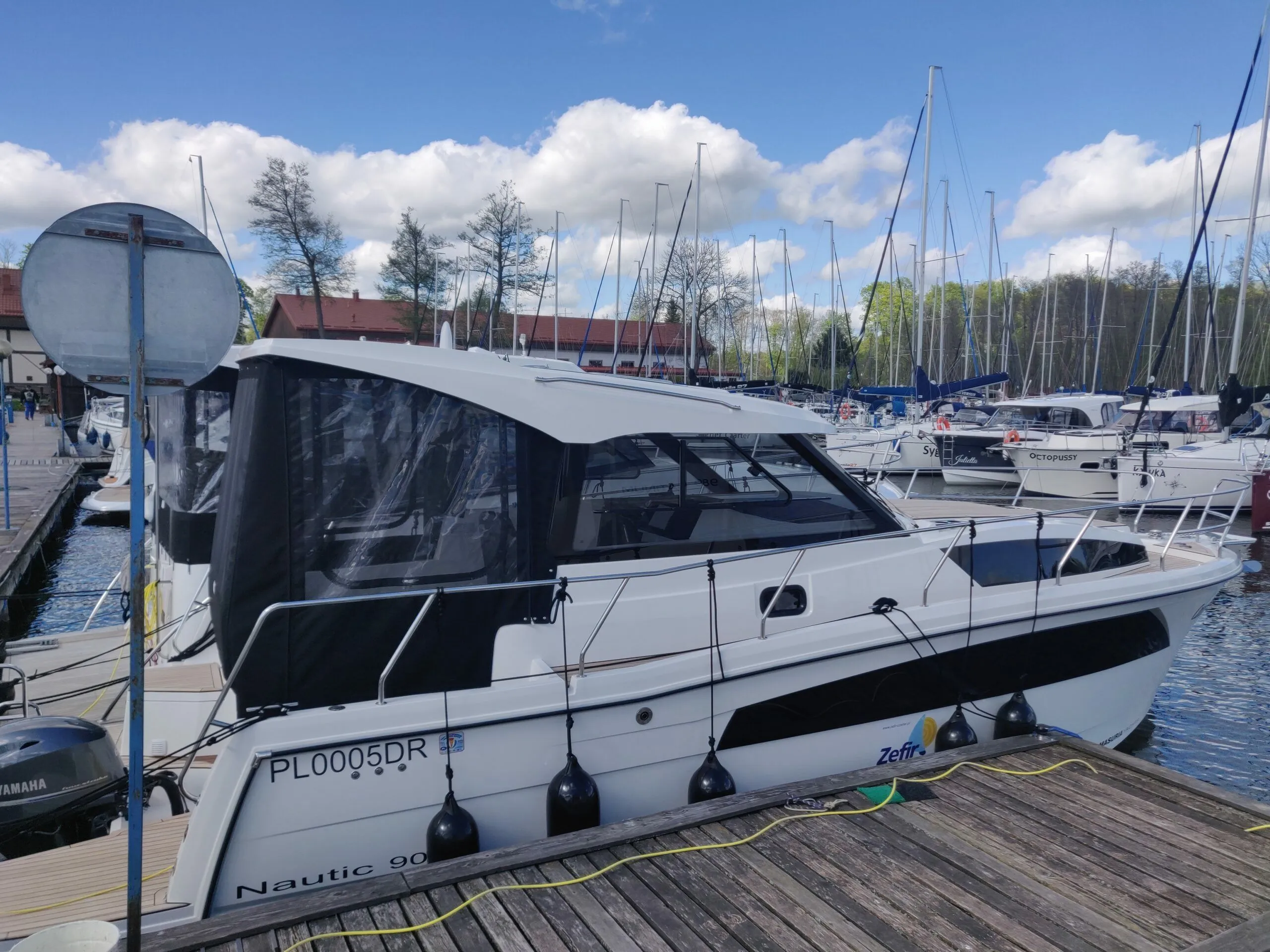 Czarny Kon Charter Boat
