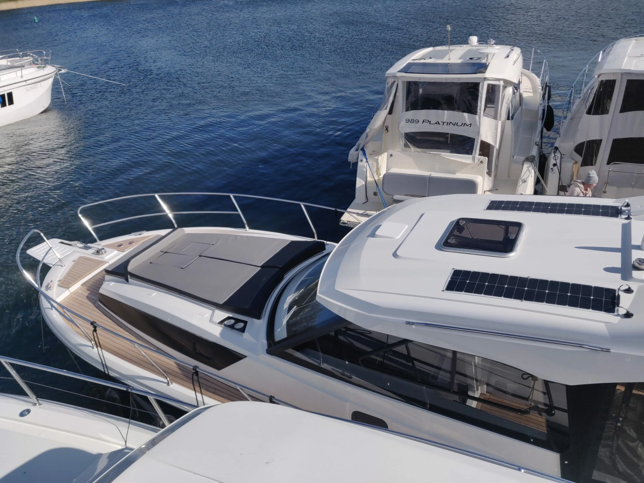 Czarny Kon Charter Boat
