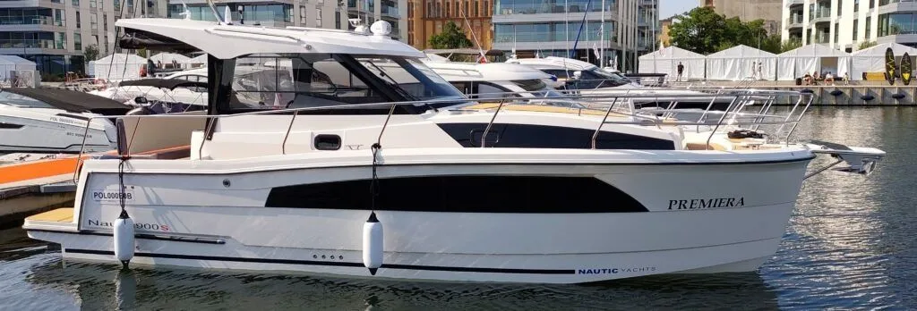 Charter a 10m Motor Yacht in Piekna Gora