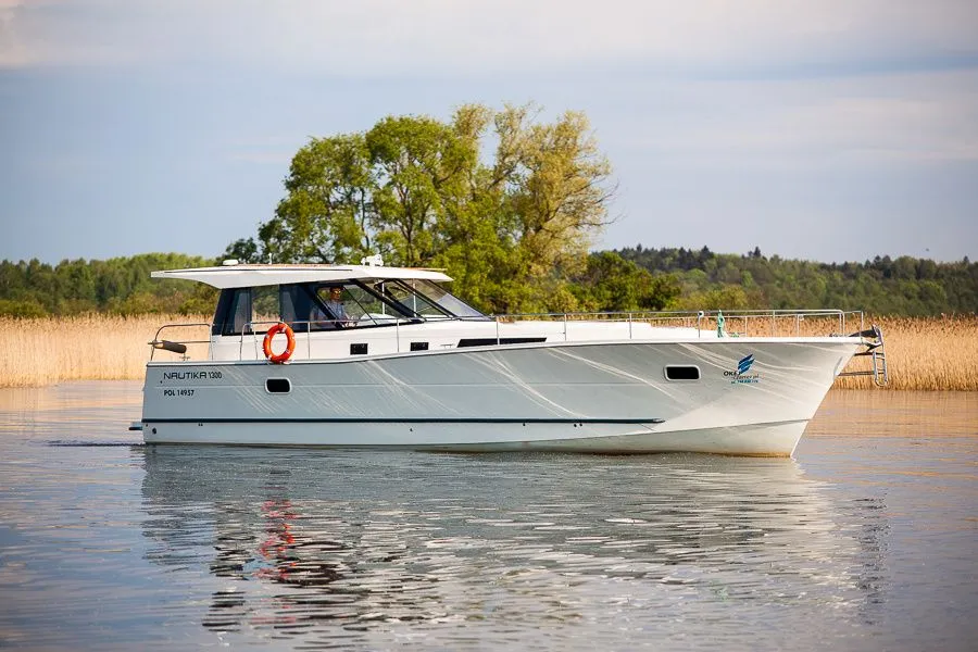 Boat - Explore Wilkasy on a 13.5m Nautica 1300 Motor Yacht Rental