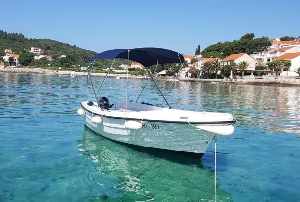 5m Lumbarda Nautika 500 Motor Boat Hire