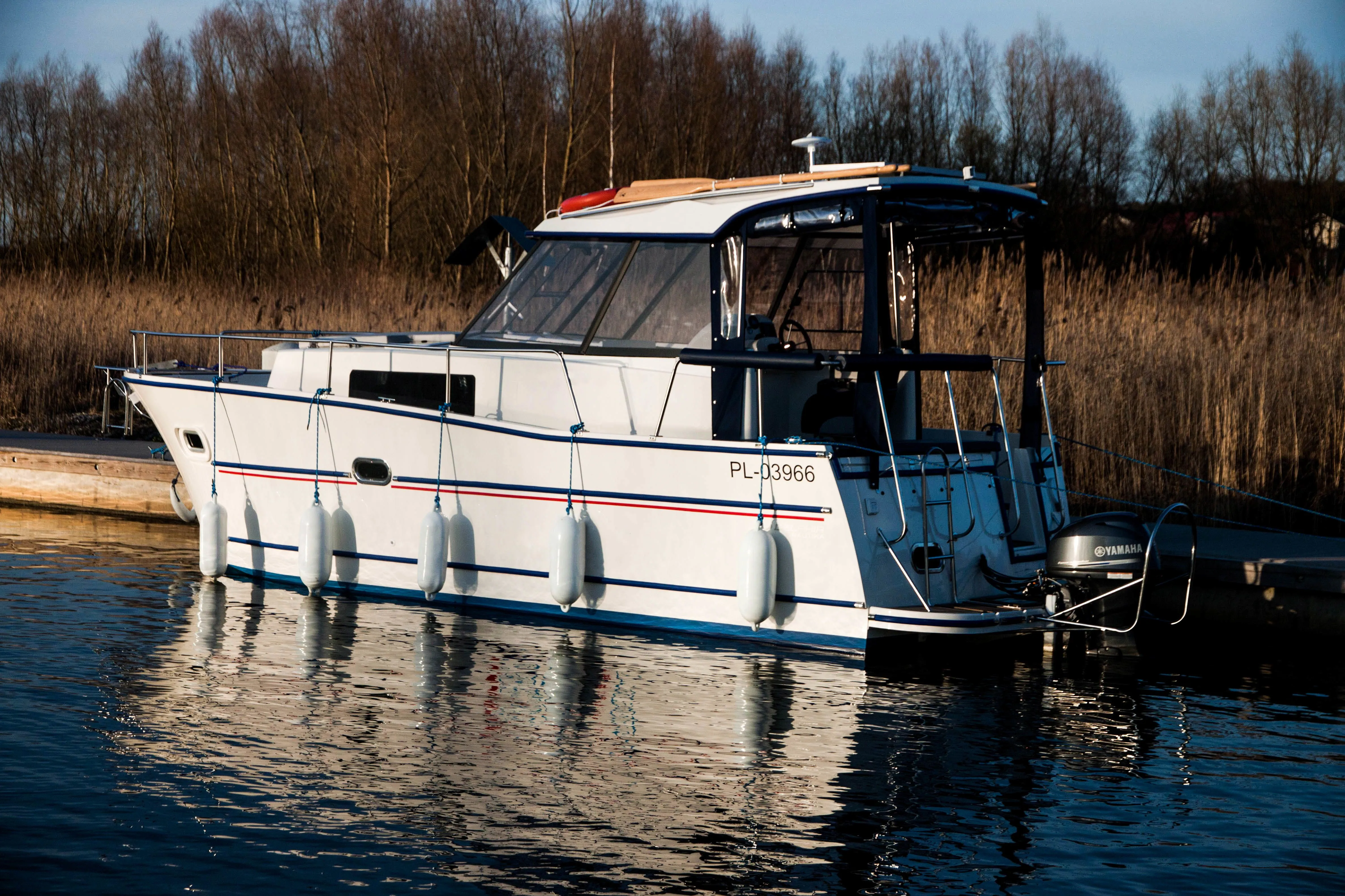 Explore Ruciane-Nida on a 8.3m Rental Nautika 830