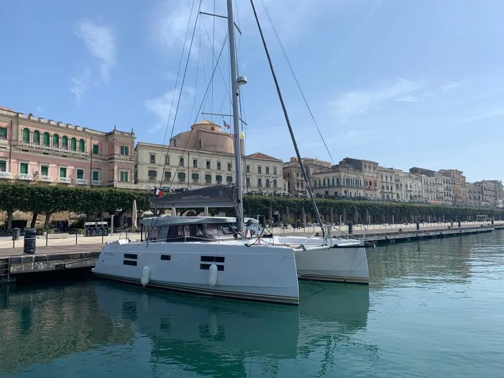 Rent a 12m Catamaran Nautitech 40 in Cannes