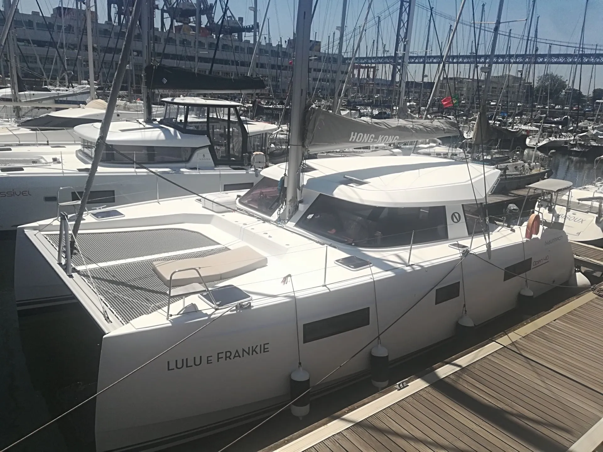 Rent a 11.98m Catamaran in Lisbon
