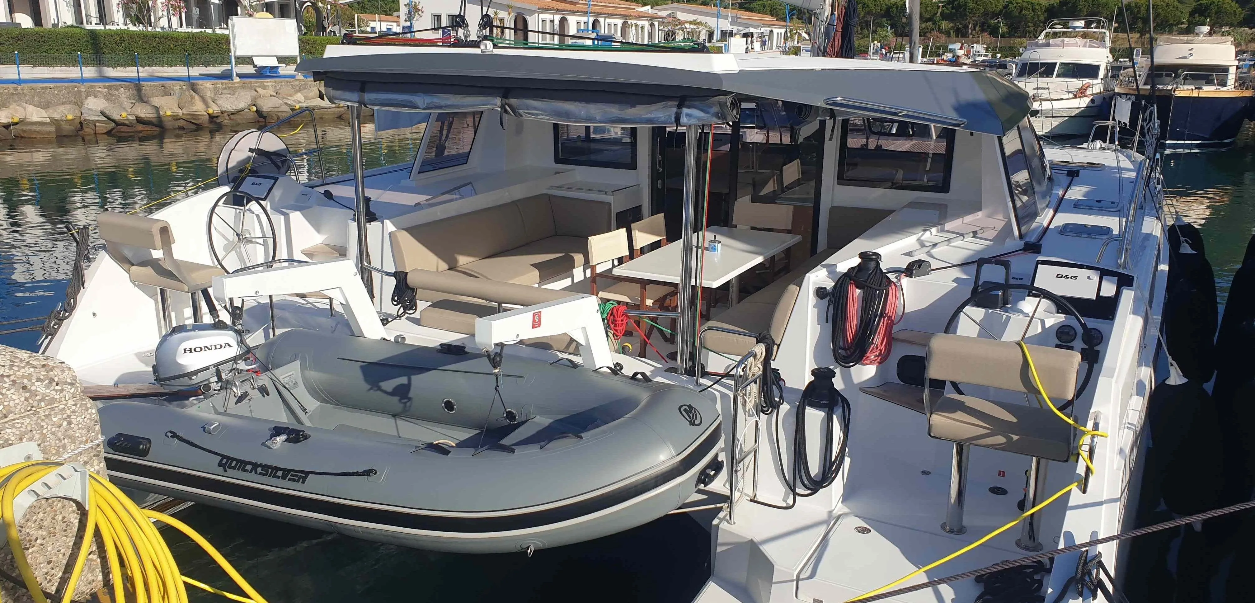 Rent a 11.98m 6 Cabin Catamaran in Tropea
