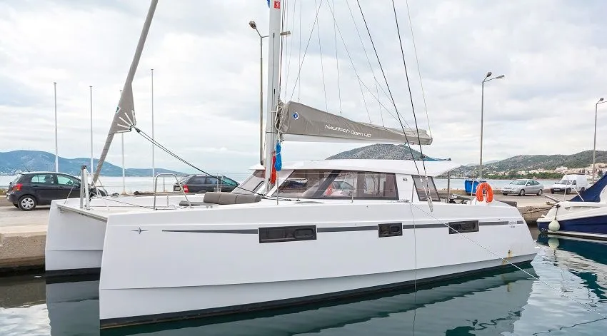 12m Salamina Boat Hire