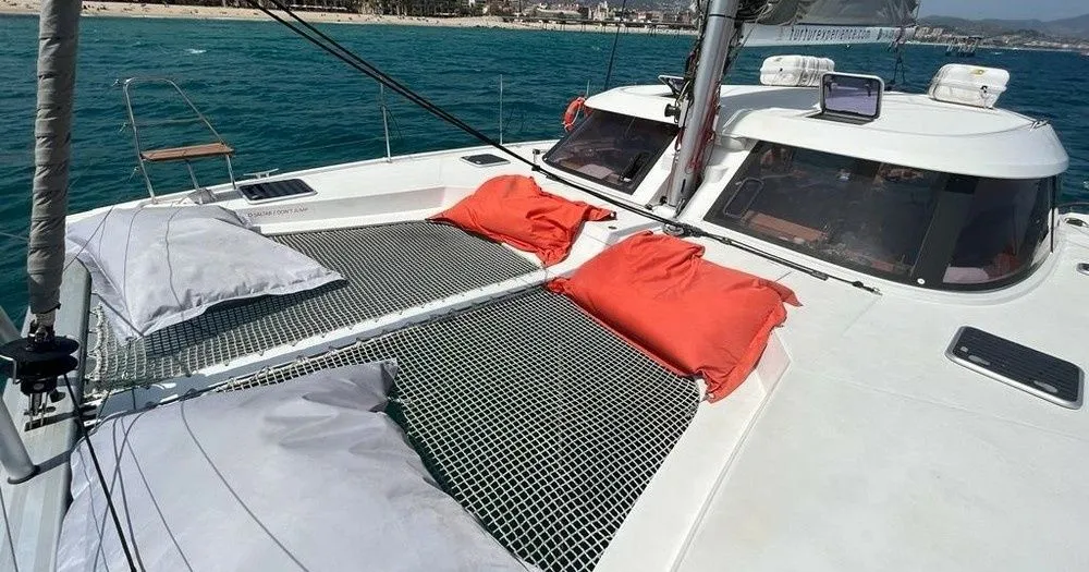 Rent a 12m Nautitech 40 in Barcelona