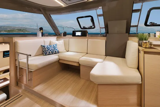 Untethered Charterboot - 4