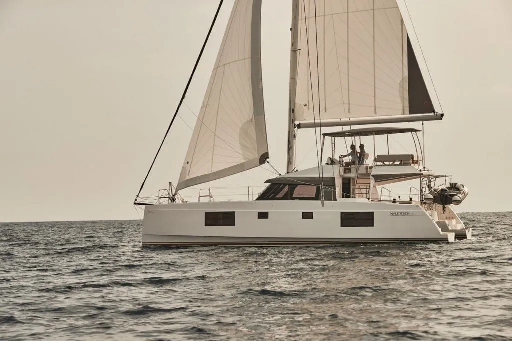 Charter a 13.71m Catamaran Nautitech 46 Fly in Ribishi