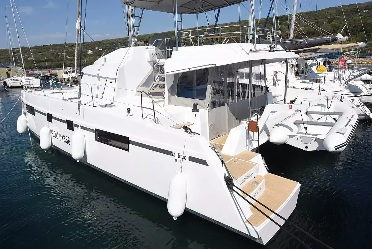 Stefany Charterboot - 4