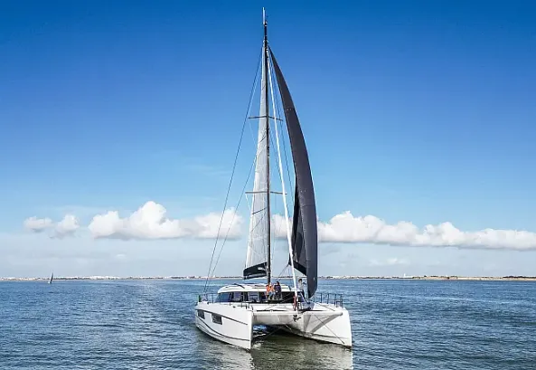 Boot - Rent a 14.67m 3 Cabin Catamaran in Cogolin