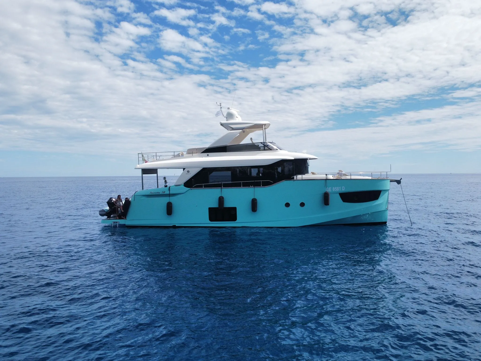 17m Beaulieu-sur-Mer Motor Yacht Navetta 58 Hire