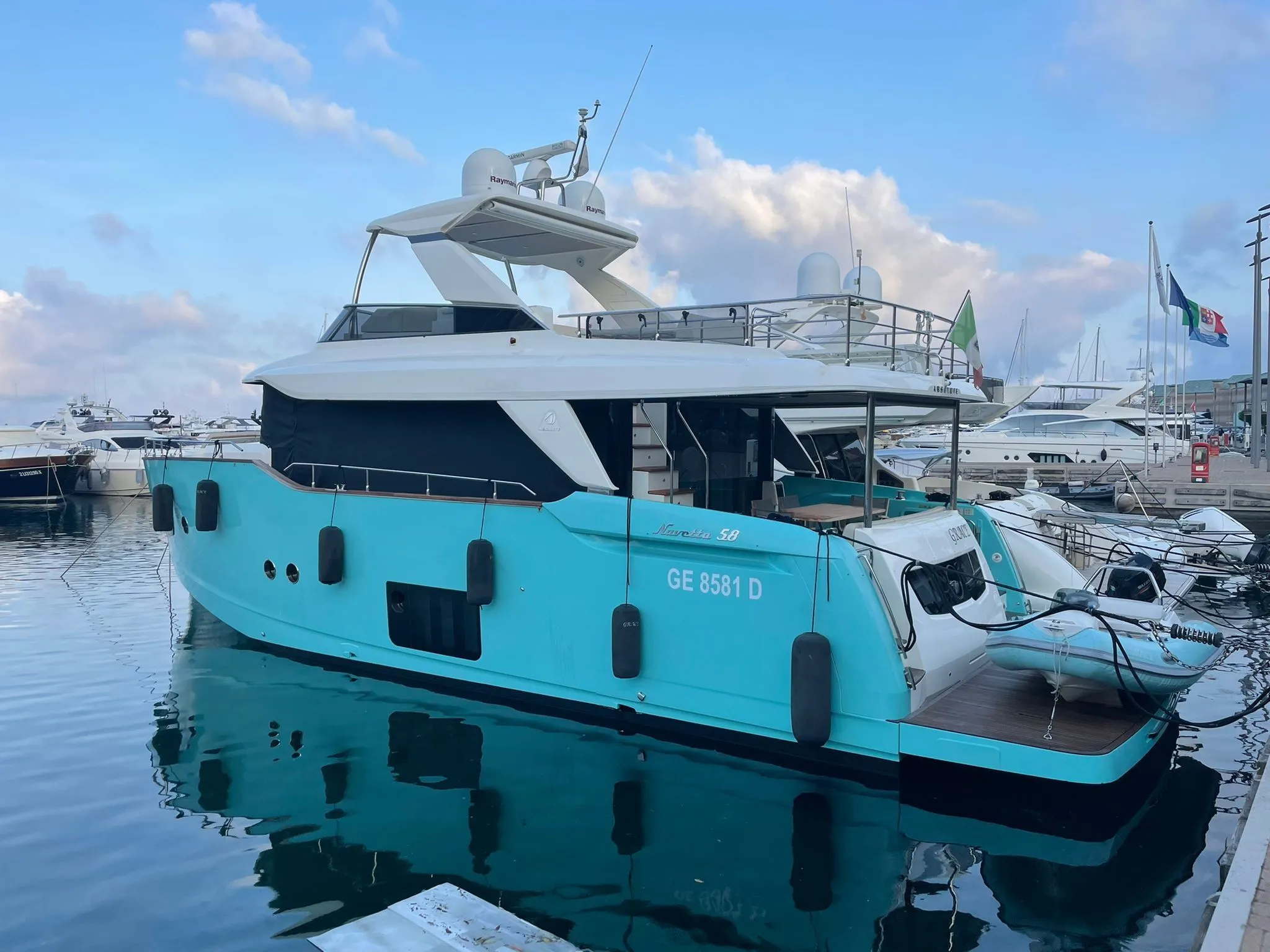 17m Beaulieu-sur-Mer Motor Yacht Navetta 58 Hire