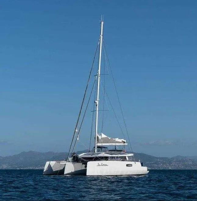 La Linea Charter Boat