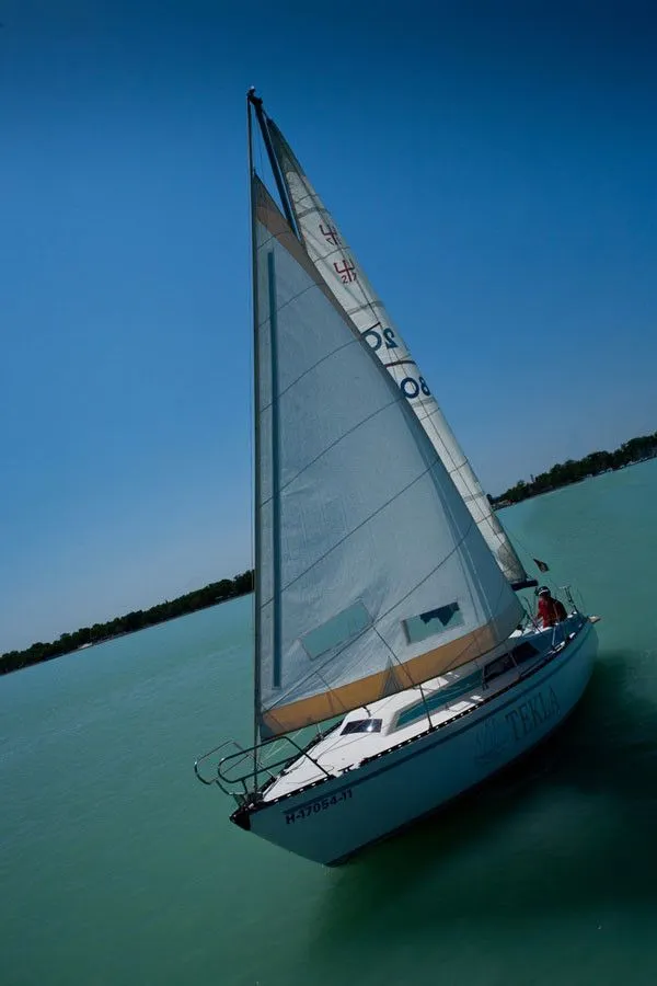 Rent a 8.45m Sailing Yacht in Siófok