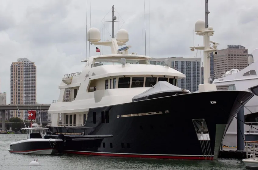 Safira Charter Boat