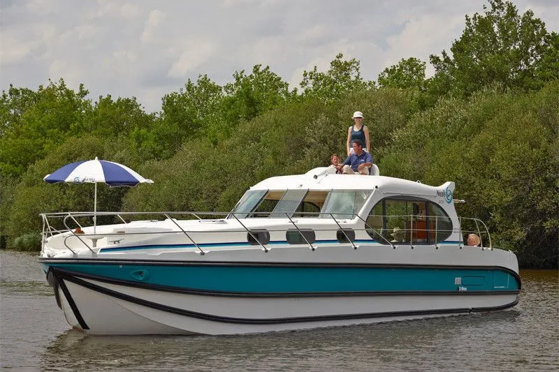 13.5m Kisköre House Boat Hire