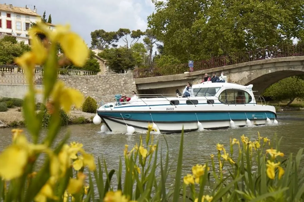 13.5m Kisköre House Boat Hire