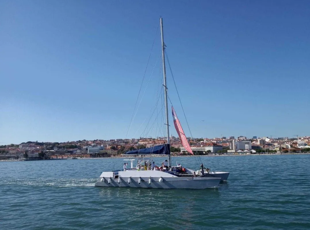 Rent a 15m Nigel Irens 50 in Lisbon