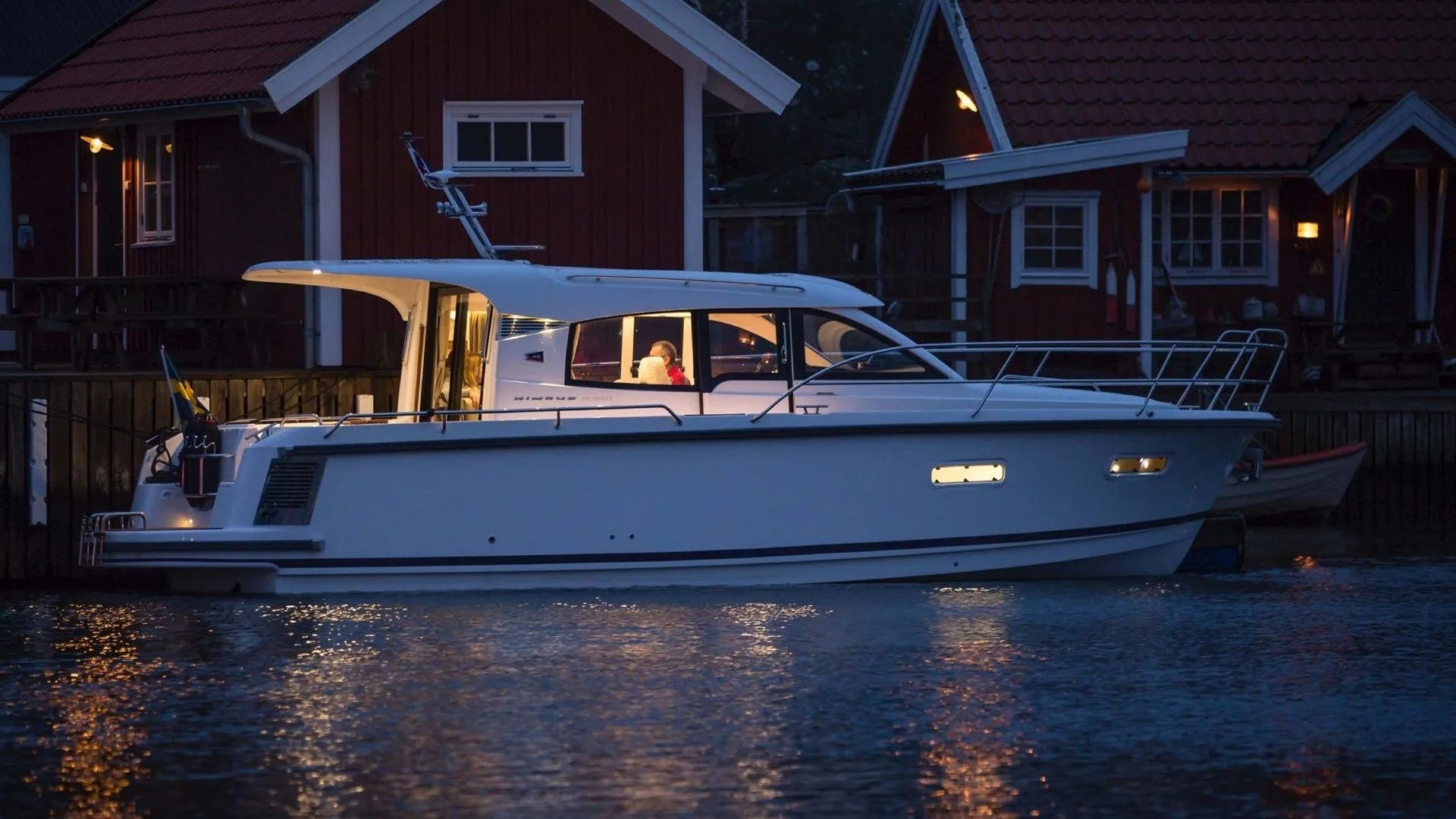 Polluks Charter Boat