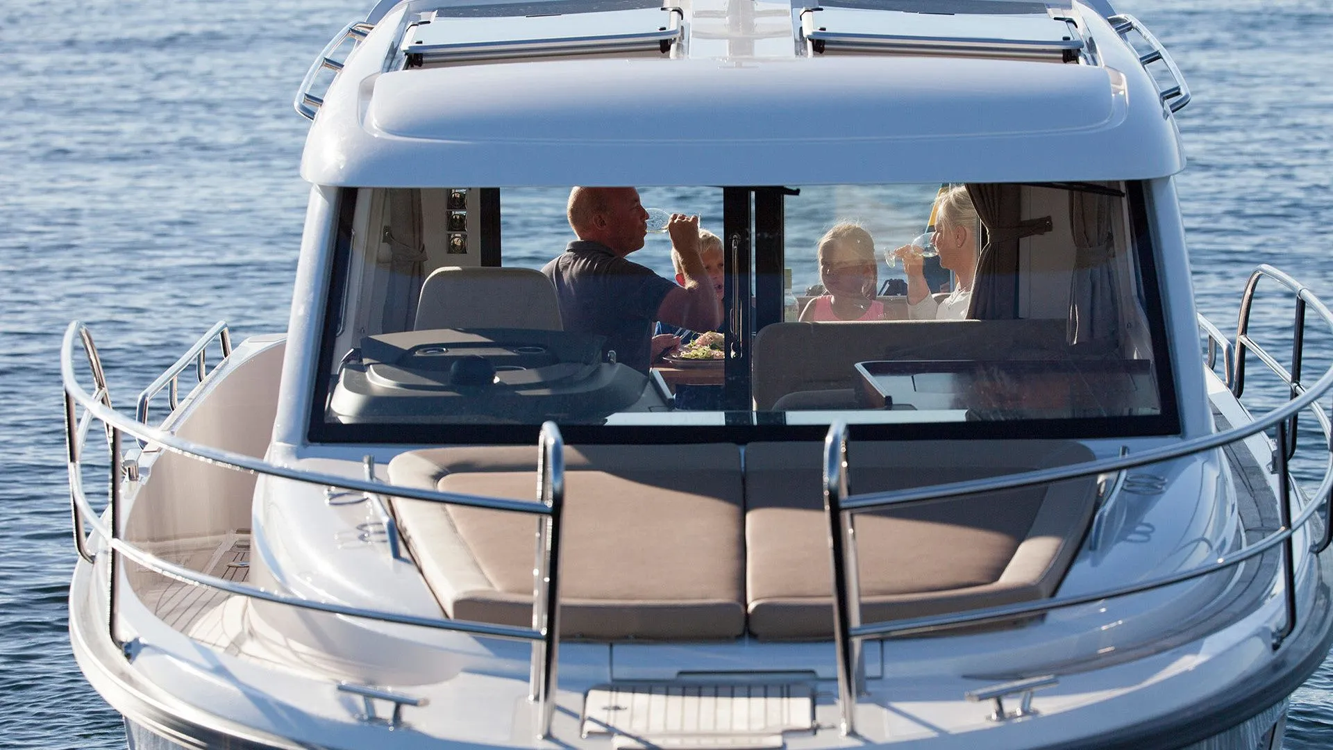 Rent a 9.74m Motor Yacht in Pirovac