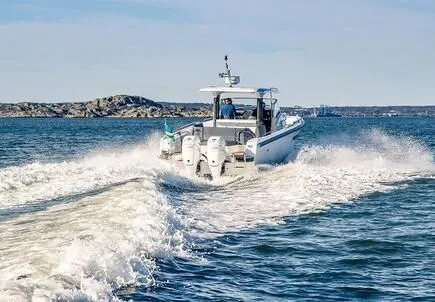 Explore Lavrion on a 11.55m Rental Motor Yacht Nimbus 320 Coupe