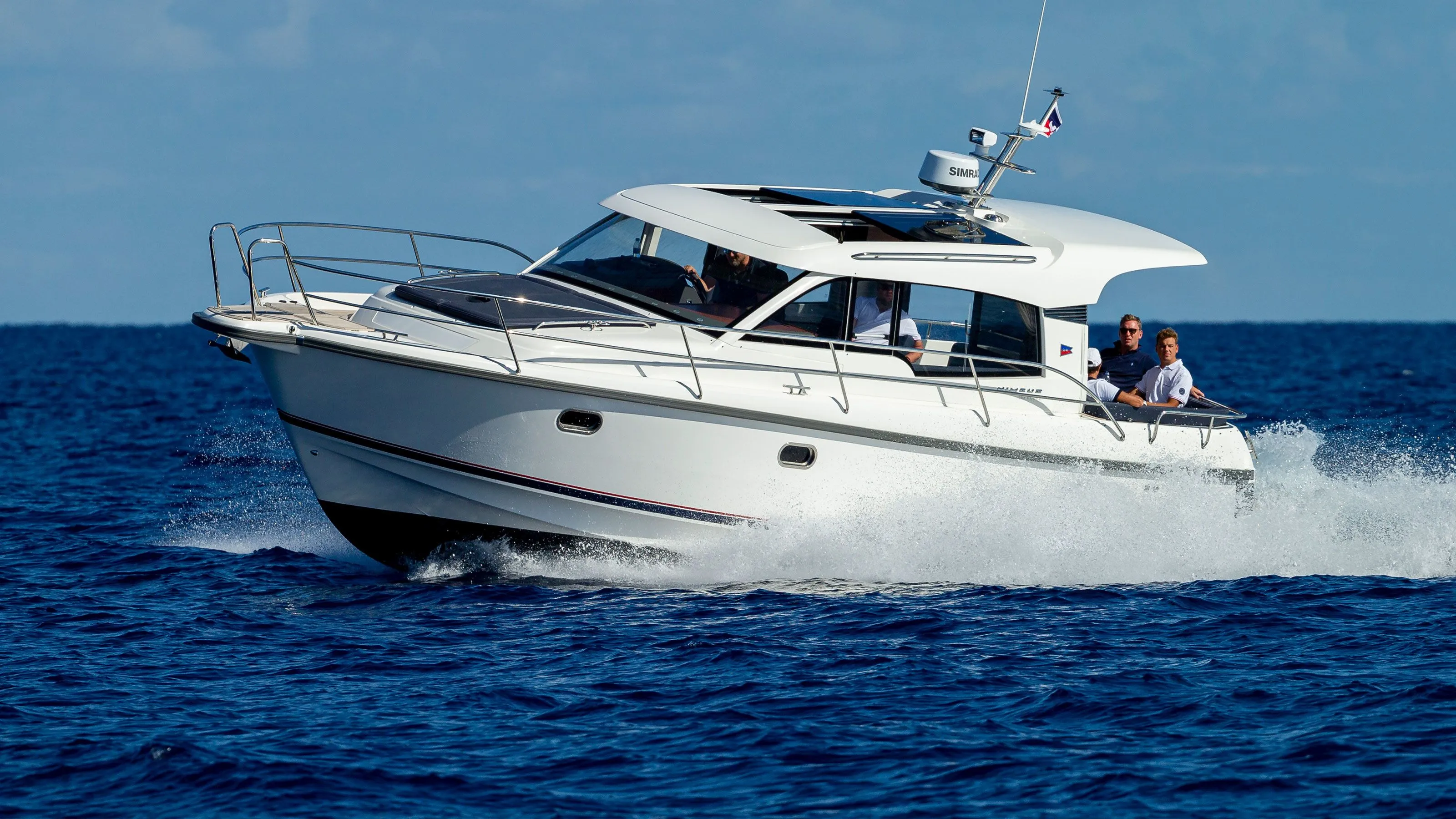 Charter a 11.56m Nimbus 365 Coupé in Quiberon