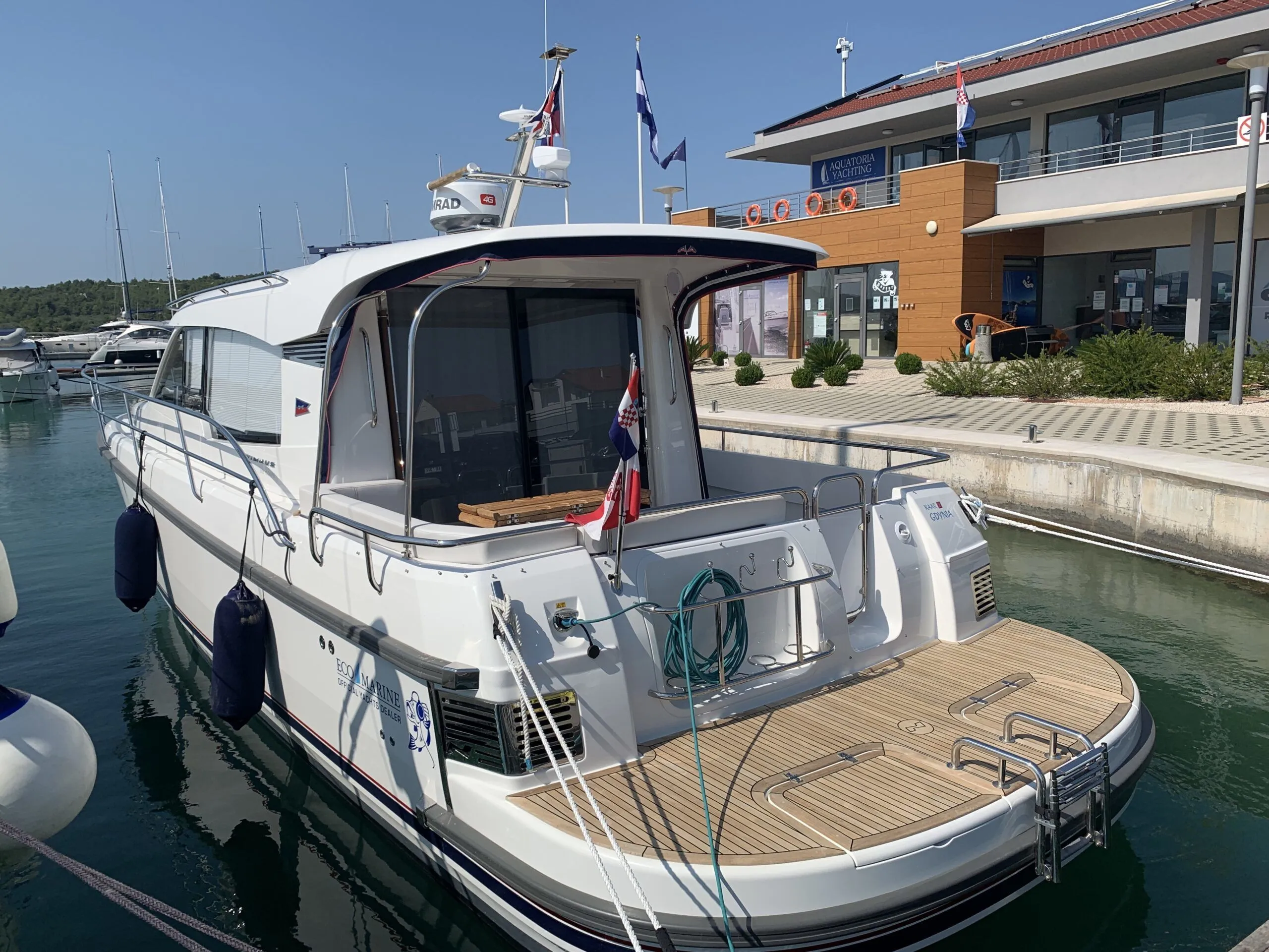 Чартер Four Lux - 5