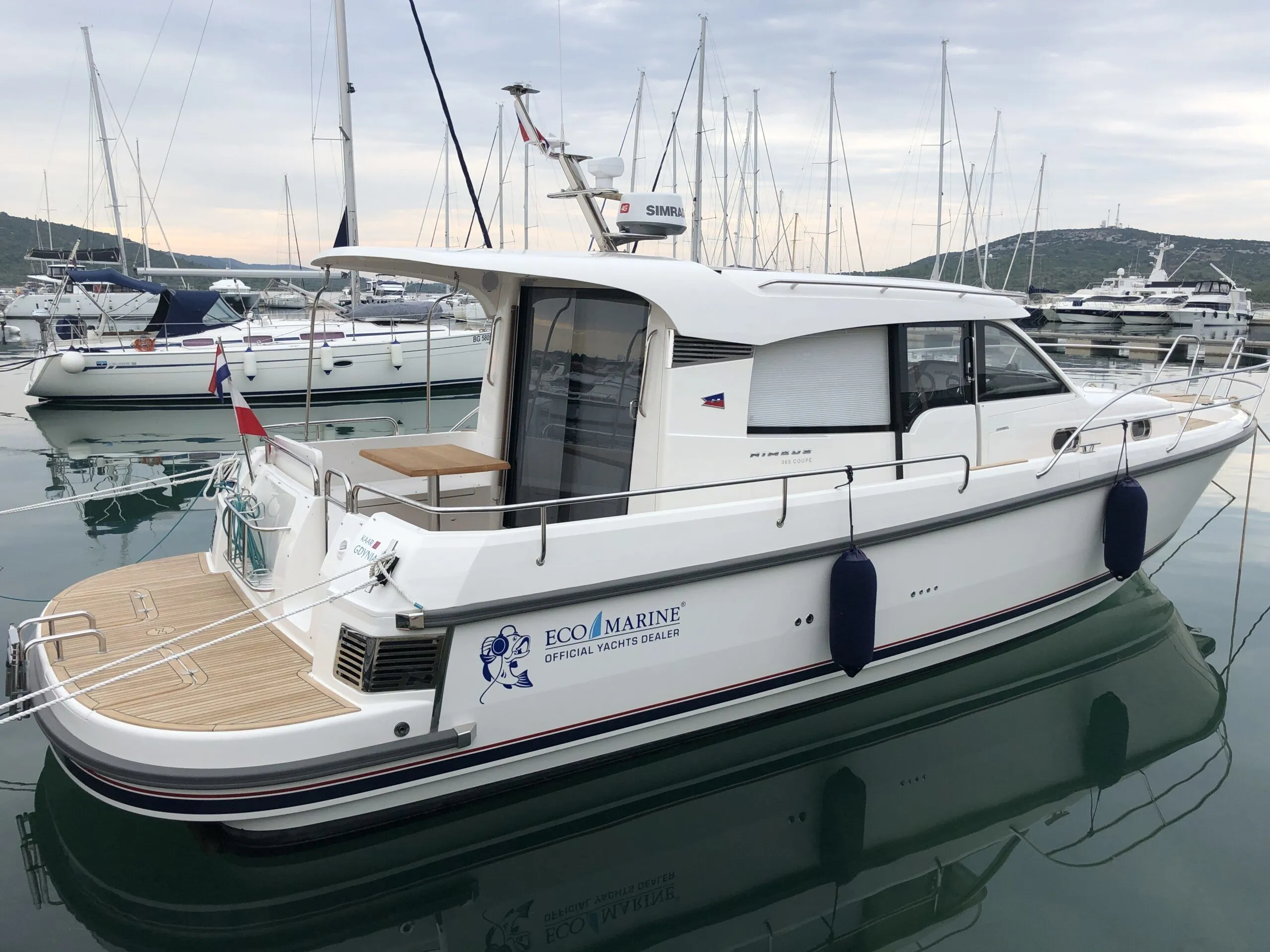 Чартер Four Lux - 4