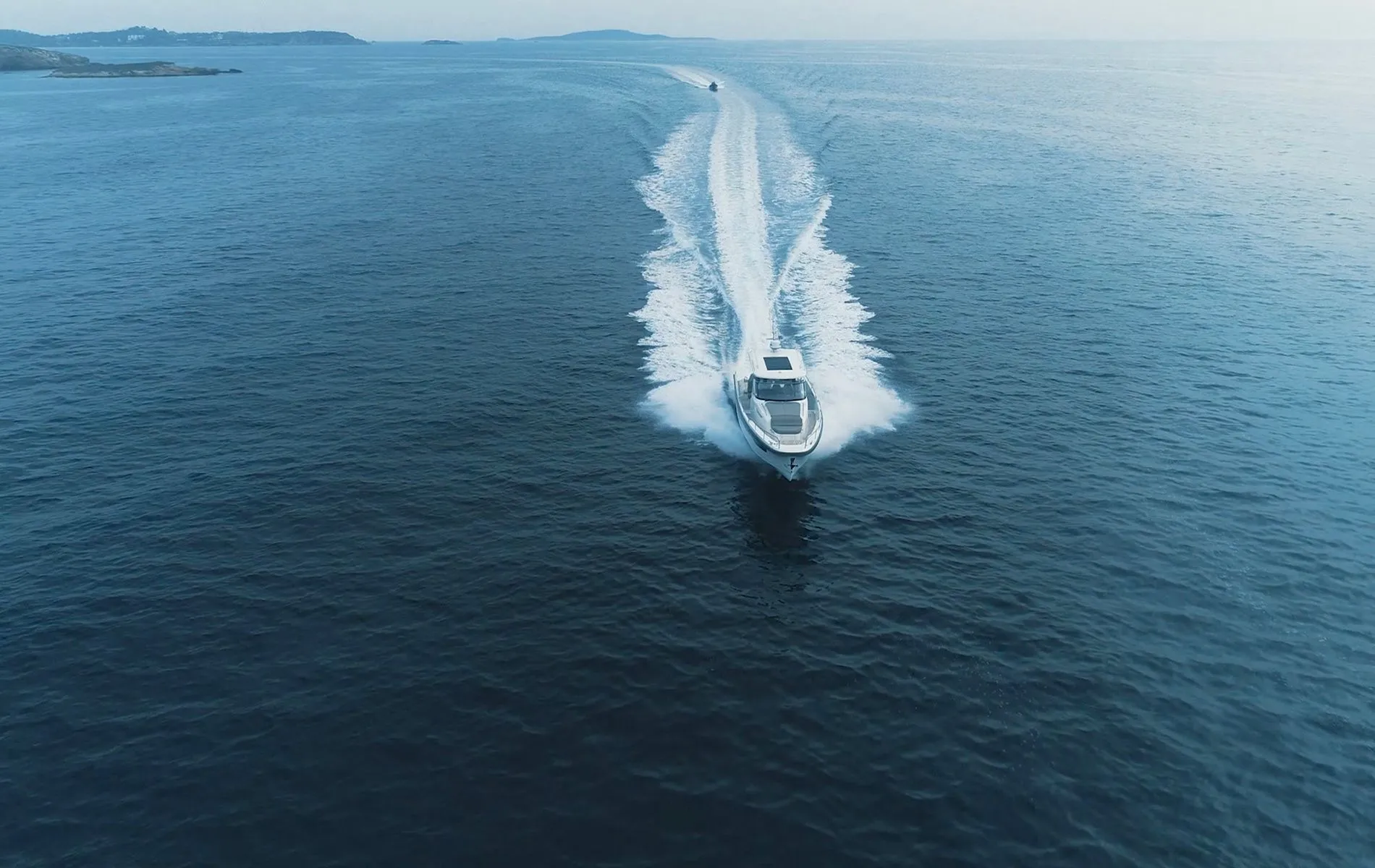 Charter a 13m Nimbus T11 in Elliniko