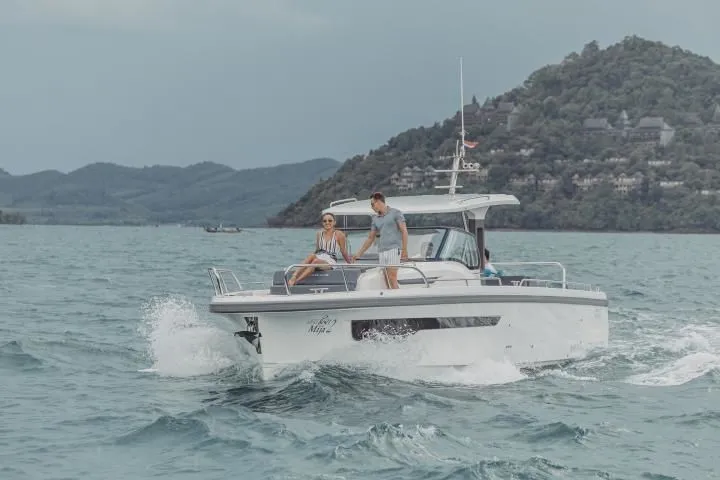 Charter a 11.88m Nimbus T11 in Chang Wat Phuket