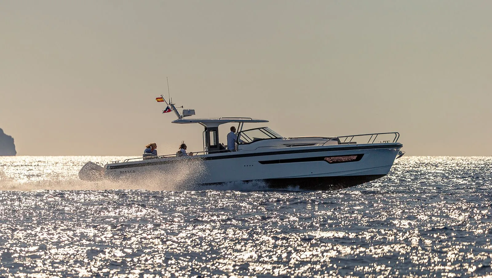 Charter a 12.4m Motor Yacht in Pirovac