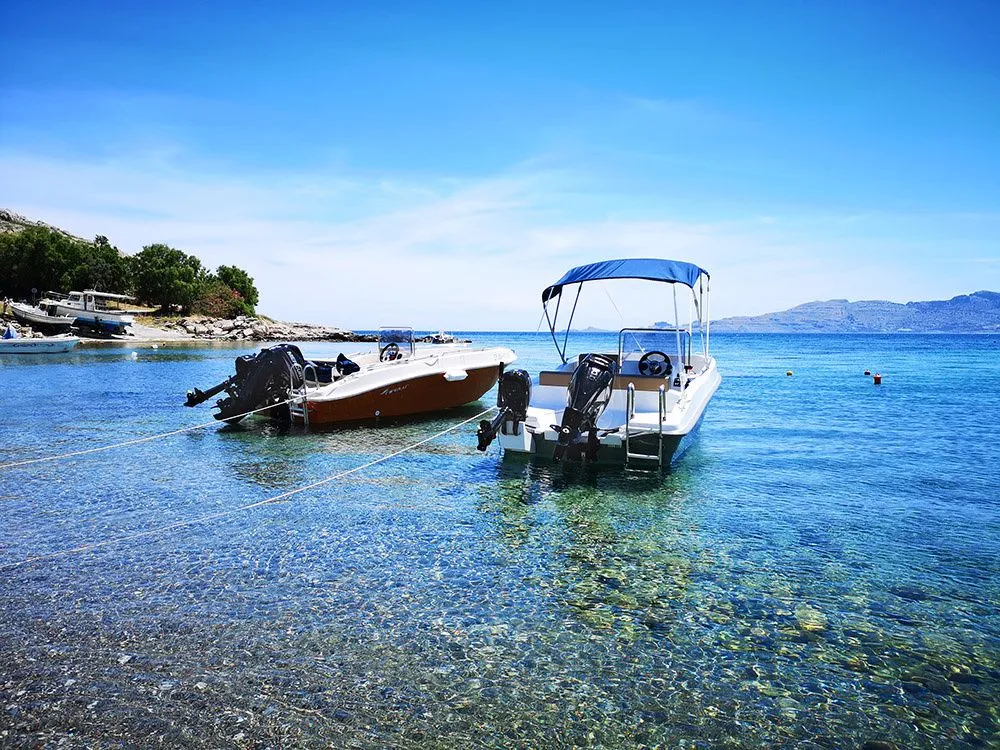 Haraki 2 Charter Boat