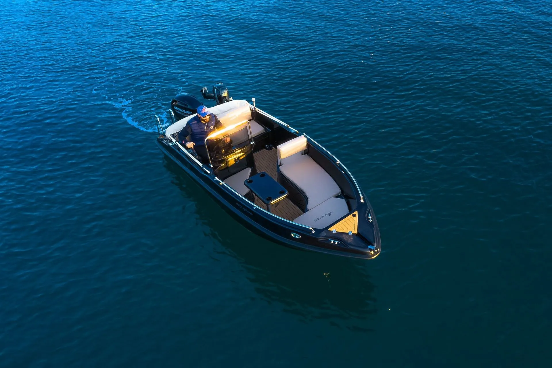 Rent a 5m Motor Boat Nireus 490 in Vlychada