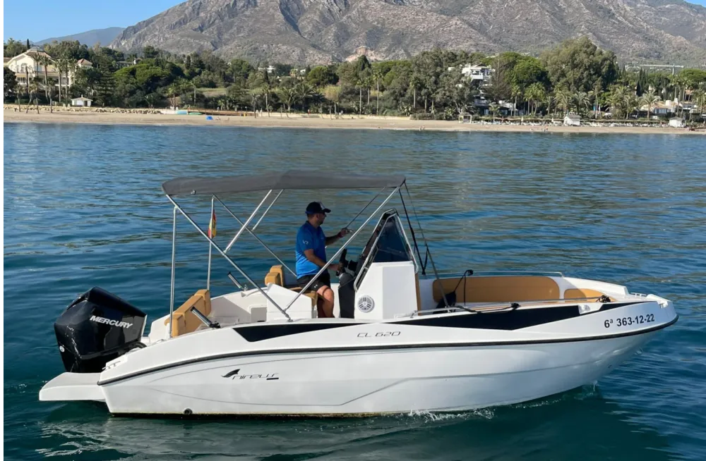 Rent a 6m Motor Boat Nireus CL 620 in Benalmádena