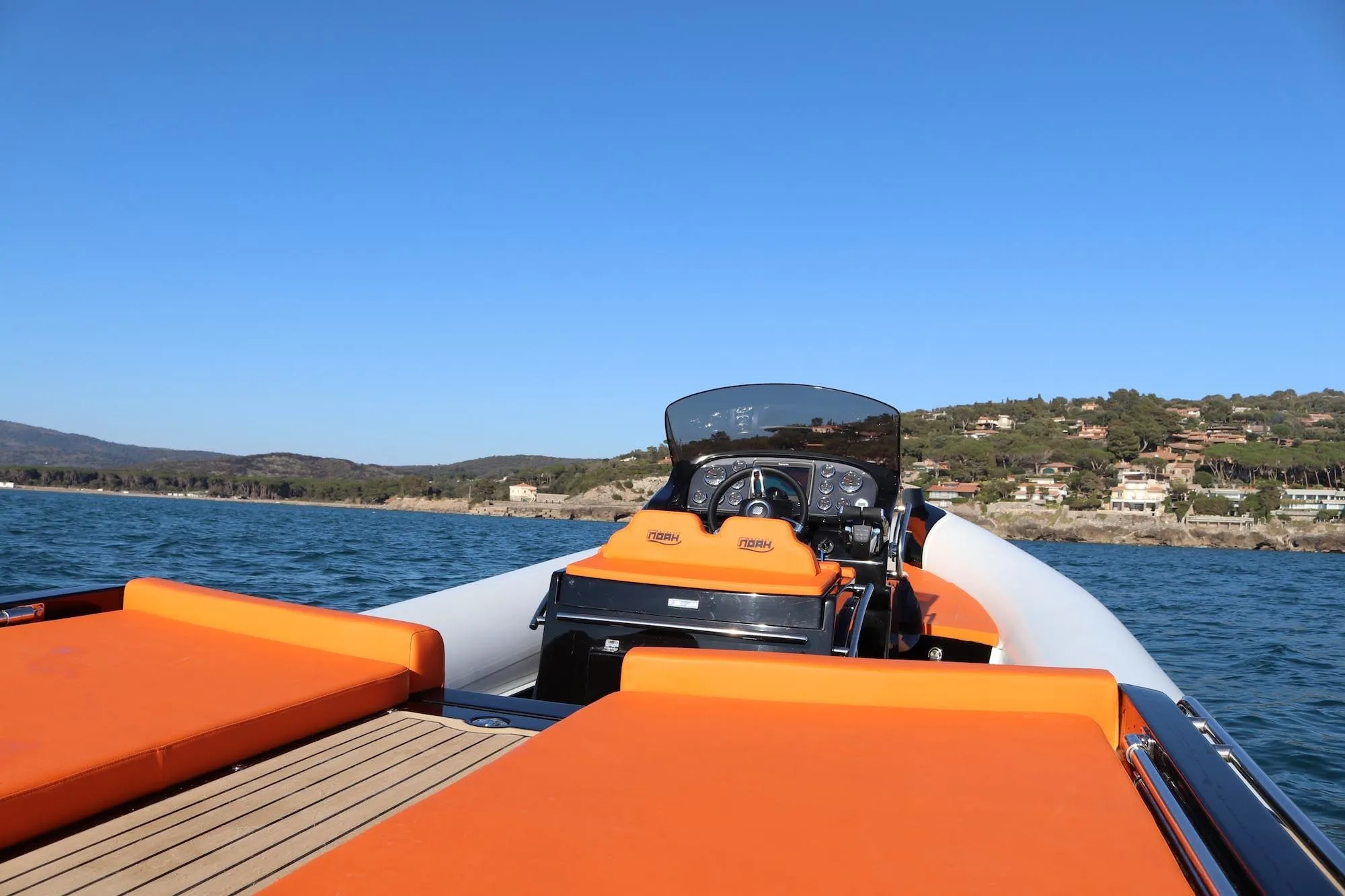 Rent a 11.2m Noah Battelli 29 Motor Boat in Porto Ercole