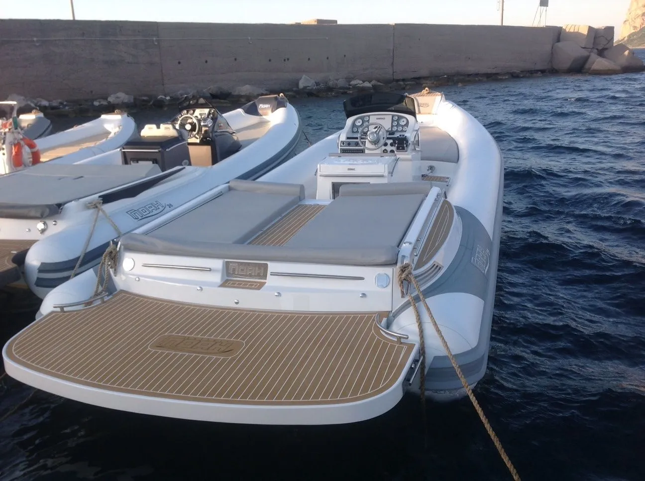 Noah Light Charter Boat