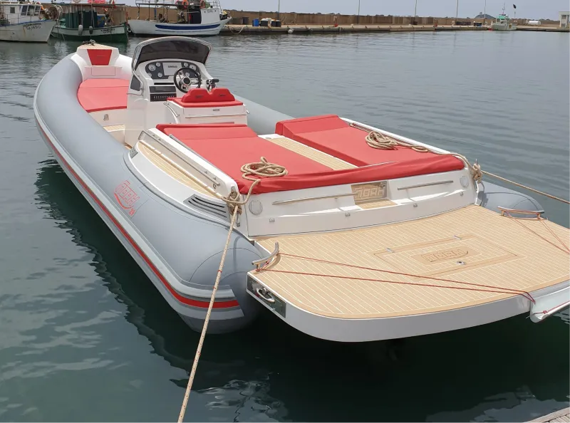 Noah Charter Boat
