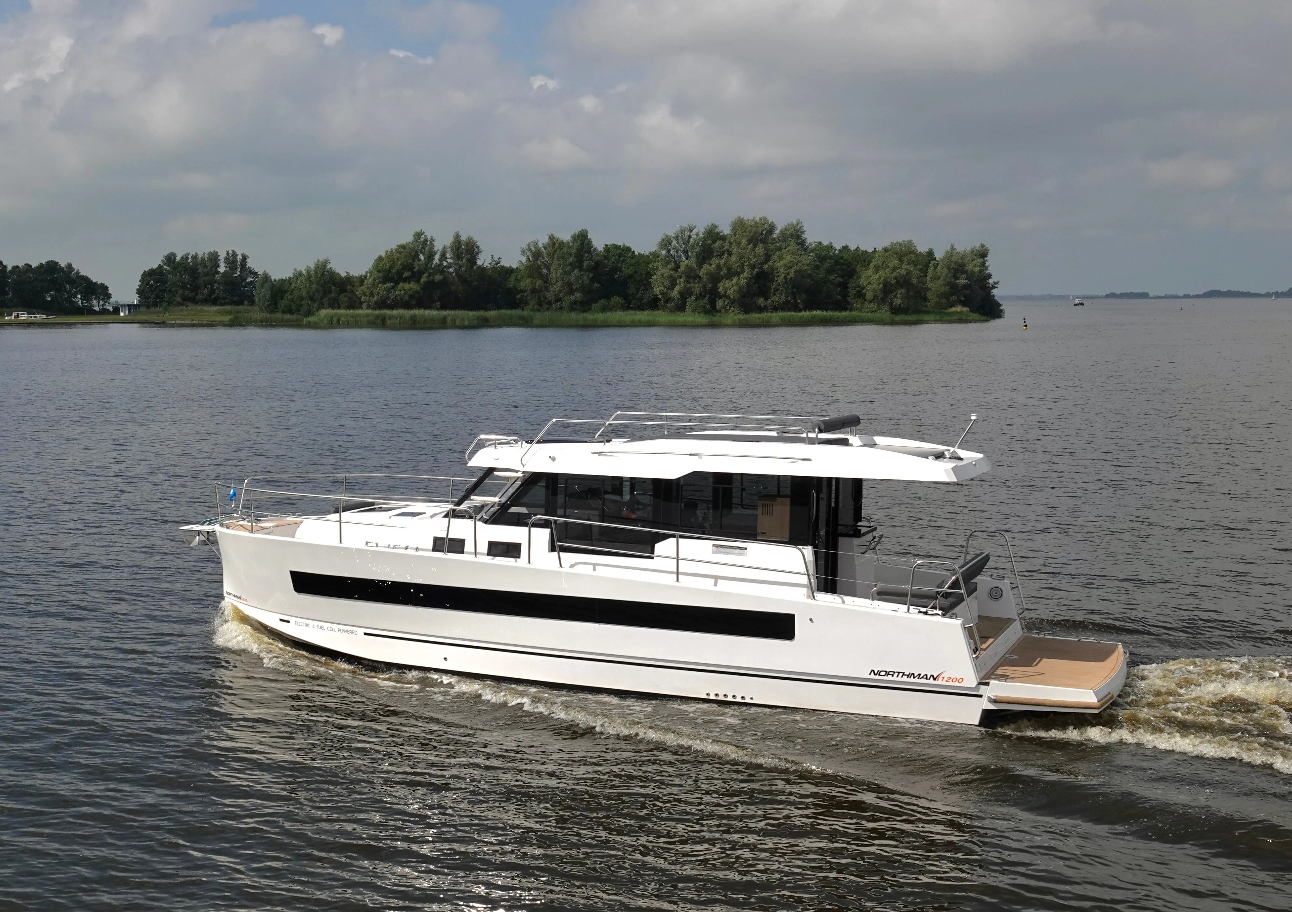 Charter a 12.26m 3 Cabin Motor Yacht in Marknesse