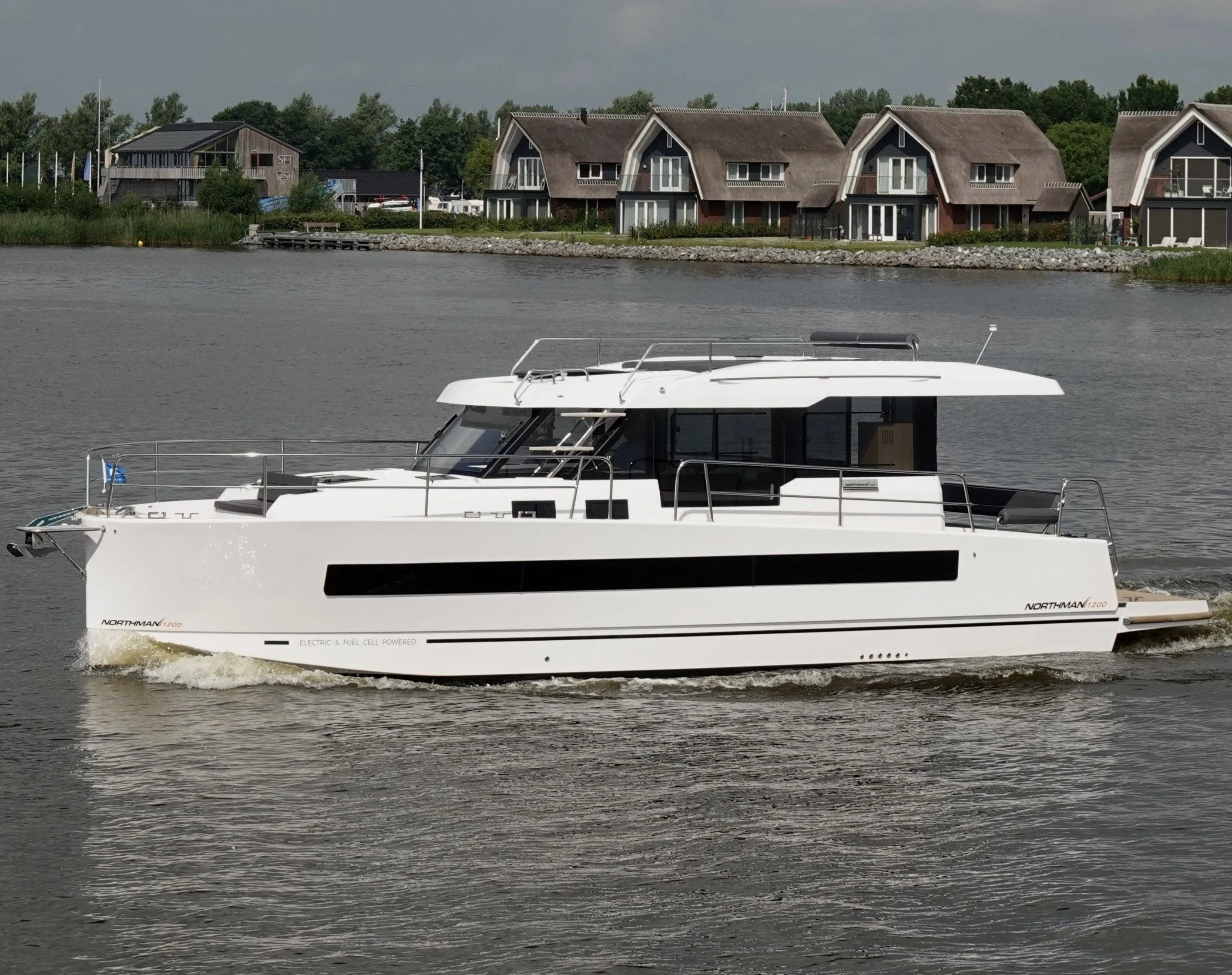 12.26m Marknesse Motor Yacht Hire