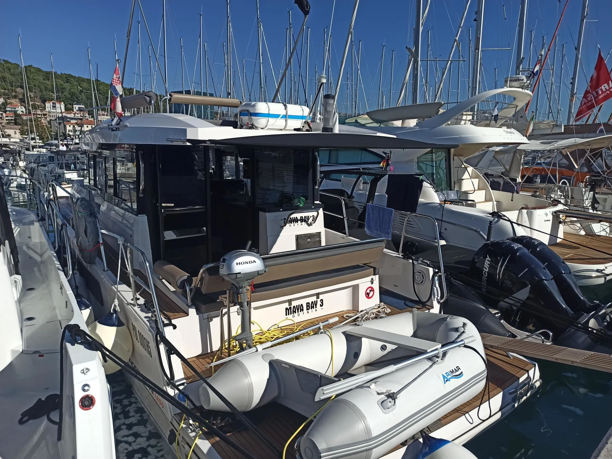Maya Bay 3 Charter Boat