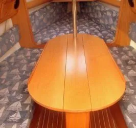 Maxus Charter Boat