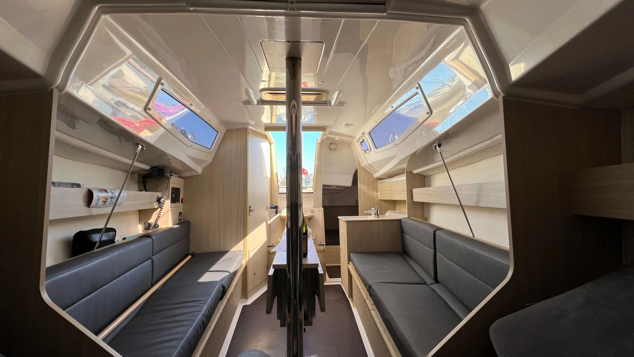 Чартер Mistral - 4