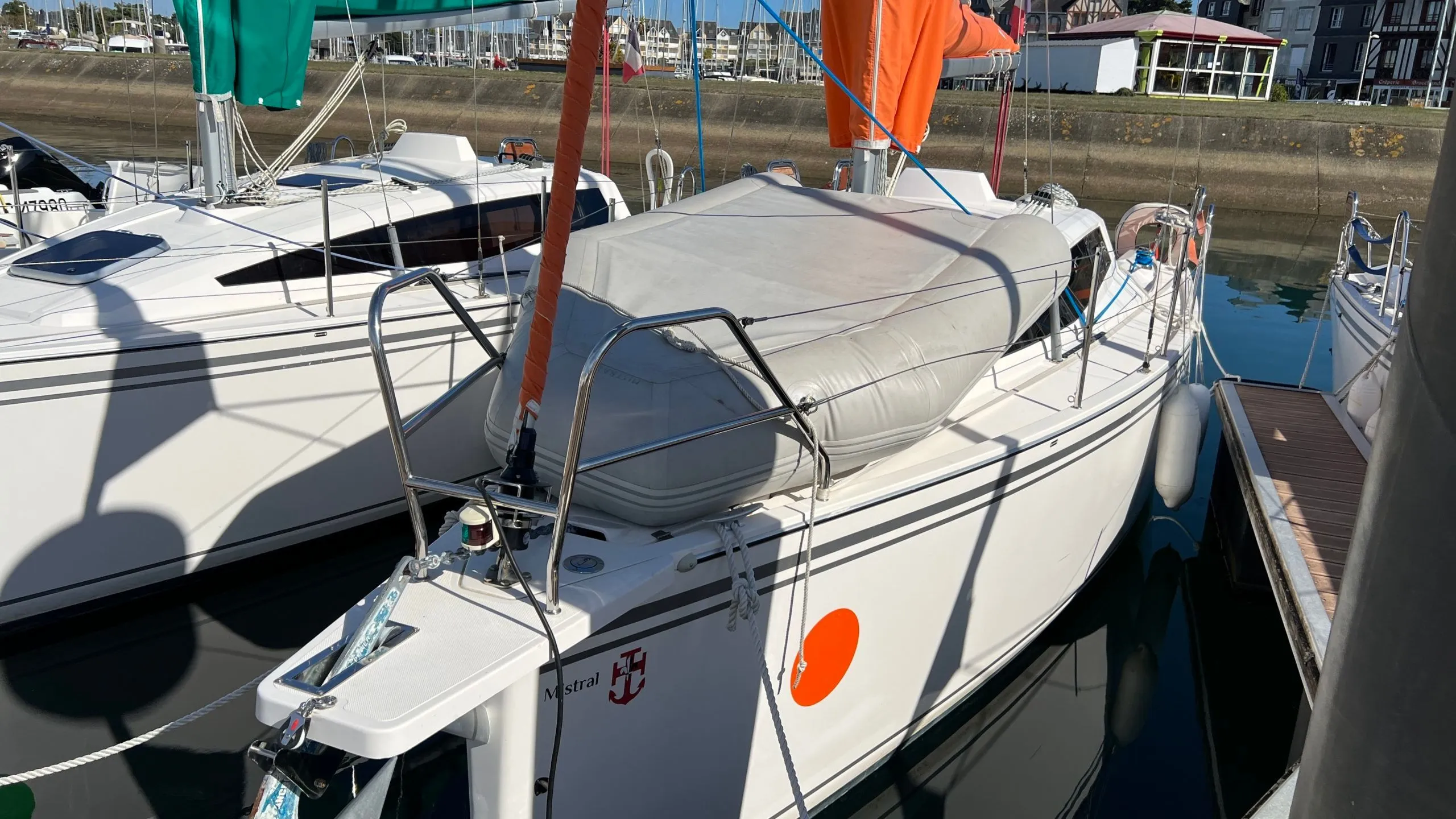 Boot - Explore Arzon on a 7.62m Rental Northman Maxus 26