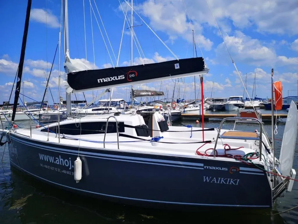 Explore Wilkasy on a 8.4m Rental Sailing Yacht