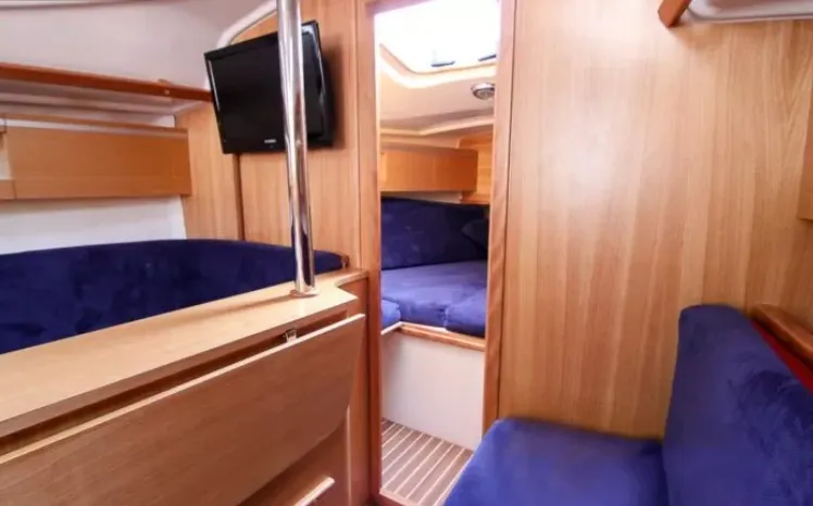 No Name Charter Boat