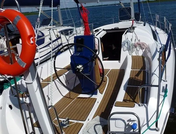 Charter a 9.95m Northman Maxus 33.1 Sailing Yacht in Wilkasy