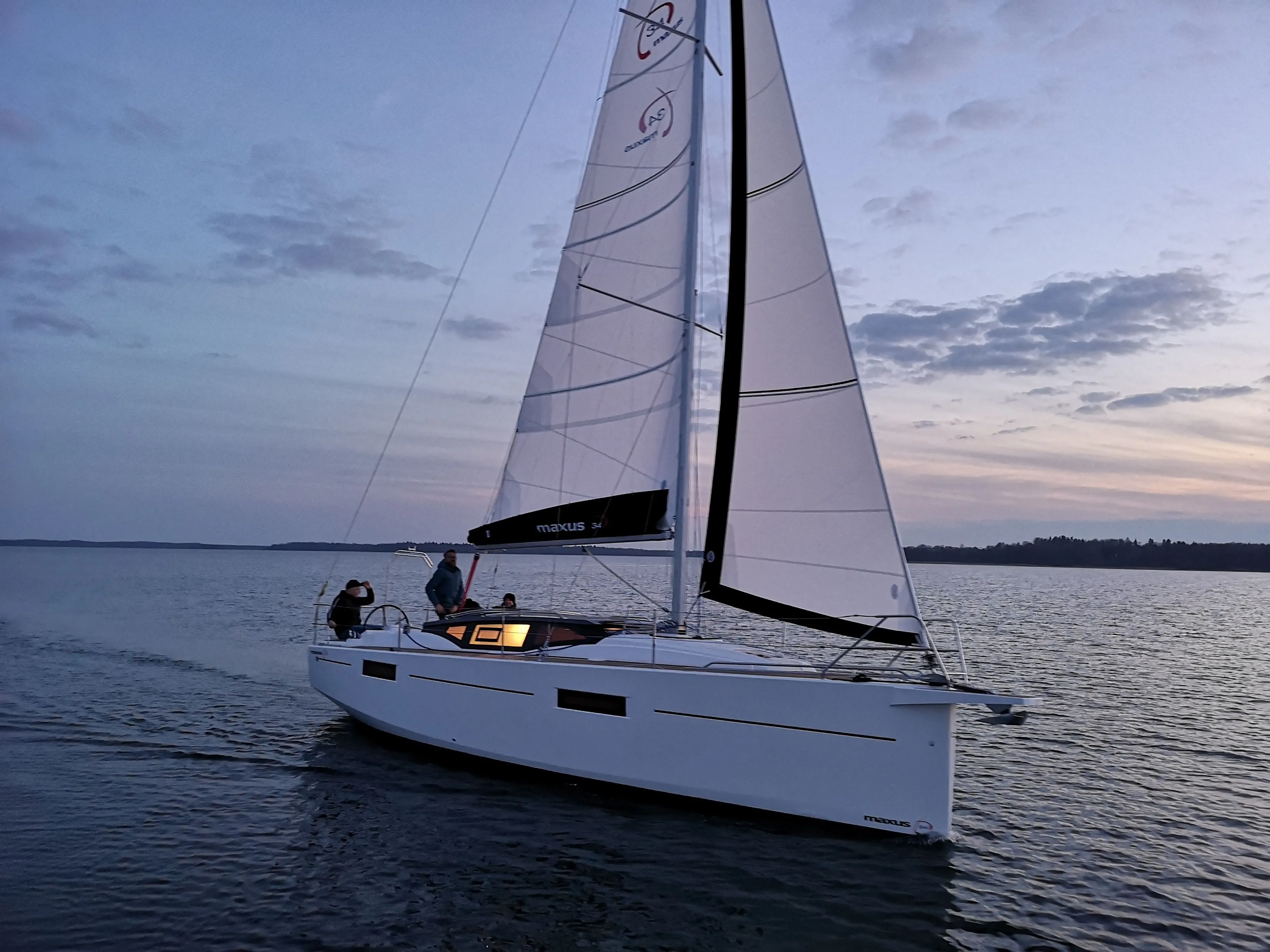 Boat - Explore Wilkasy on a 11.32m 4 Cabin Sailing Yacht Rental