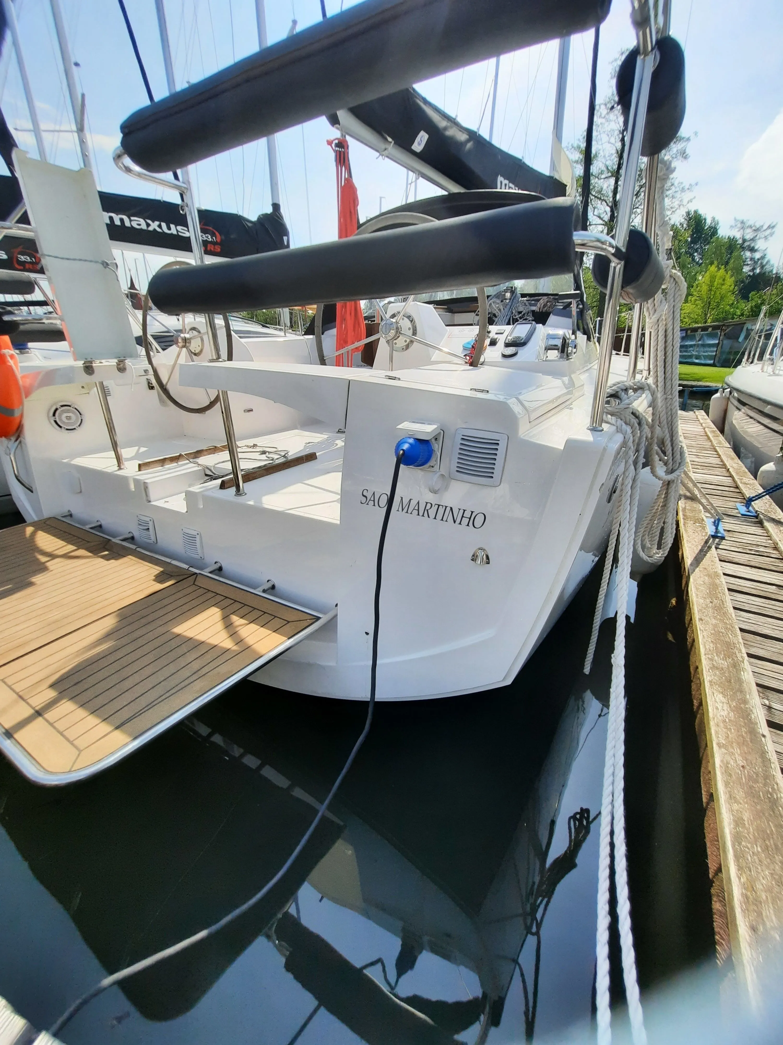 Explore Węgorzewo on a 11.32m Rental Sailing Yacht